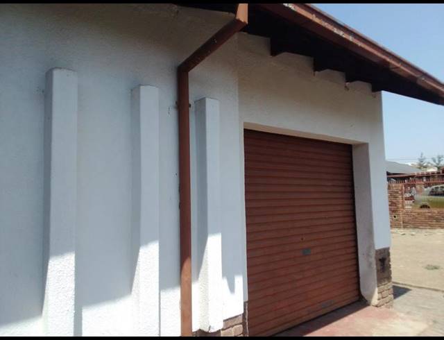 3 BEDROOM HOUSE FOR SALE IN NKOWANKOWA
